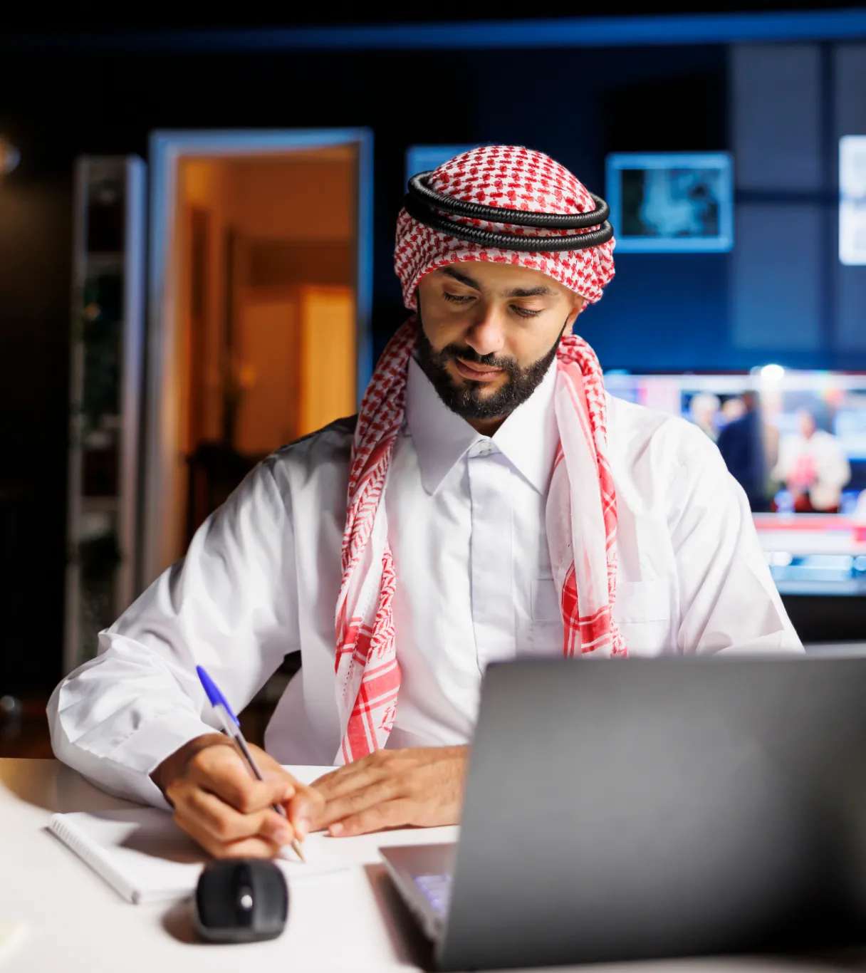 IB Tutors in Kuwait Online Kuwaiti IB student receiving online tutoring for academic support and exam preparation